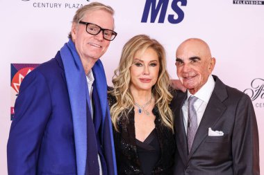 Richard Hilton, Kathy Hilton ve Robert Shapiro, 16 Mayıs 2025 'te Century City, Los Angeles, Kaliforniya, ABD' deki Fairmont Century Plaza 'da düzenlenen MS Gala 2025' in 32..