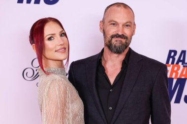 Sharna Burgess ve nişanlısı Brian Austin Green, 16 Mayıs 2025 'te Century City, Los Angeles, Kaliforniya, ABD' deki Fairmont Century Plaza 'da düzenlenen MS Gala 2025' in 32..
