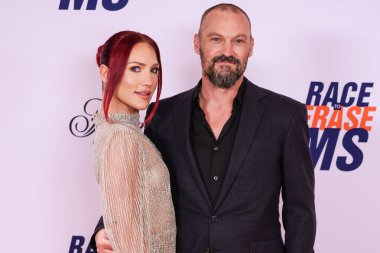 Sharna Burgess ve nişanlısı Brian Austin Green, 16 Mayıs 2025 'te Century City, Los Angeles, Kaliforniya, ABD' deki Fairmont Century Plaza 'da düzenlenen MS Gala 2025' in 32..