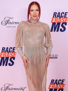 Avustralyalı balo dansçısı Sharna Burgess, 16 Mayıs 2025 'te Century City, Los Angeles, Kaliforniya, ABD' deki Fairmont Century Plaza 'da düzenlenen MS Gala 2025' in 32..