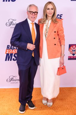 Tommy Hilfiger ve eşi Dee Ocleppo Hilfiger, 16 Mayıs 2025 'te Century City, Los Angeles, Kaliforniya, ABD' deki Fairmont Century Plaza 'da düzenlenen 32..