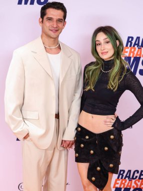 Tyler Posey ve eşi Phem (Olivia Marsico), 16 Mayıs 2025 'te Century City, Los Angeles, Kaliforniya' da düzenlenen MS Gala 2025 'in 32..
