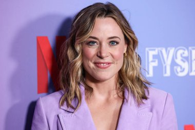 Amerikalı aktris, şarkıcı ve seslendirme oyuncusu Erika Henningsen, Netflix FYSEE LA - 'The Four Seasons' Sezon 1 ATAS Emmy FYC (Düşünceleriniz İçin) 19 Mayıs 2025 'te Aero Tiyatrosu' nda düzenlenen özel gösterim etkinliğine geldi.         