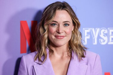 Amerikalı aktris, şarkıcı ve seslendirme oyuncusu Erika Henningsen, Netflix FYSEE LA - 'The Four Seasons' Sezon 1 ATAS Emmy FYC (Düşünceleriniz İçin) 19 Mayıs 2025 'te Aero Tiyatrosu' nda düzenlenen özel gösterim etkinliğine geldi.         