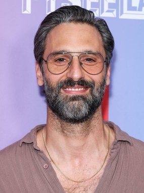 İtalyan oyun yazarı, yönetmen, yönetmen, yönetmen, çevirmen ve aktör Marco Calvani Netflix FYSEE LA 'ya geldi -' The Four Seasons 'Sezon 1 ATAS Emmy FYC (Düşünceleriniz İçin) 19 Mayıs 2025' te Aero Tiyatrosu 'nda düzenlenen özel gösterim etkinliği, CA   