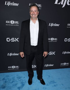 Amerikalı film yönetmeni Brian Herzlinger, 20 Mayıs 2025 'te Hollywood, Los Angeles, Kaliforniya, ABD' de düzenlenen 'Pretty Hurts' ve 'GSK Ask2Bsure Sağlık Muhabbeti Aster' e geldi..