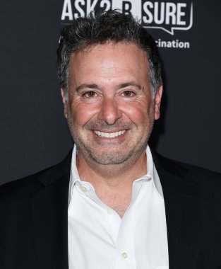 Amerikalı film yönetmeni Brian Herzlinger, 20 Mayıs 2025 'te Hollywood, Los Angeles, Kaliforniya, ABD' de düzenlenen 'Pretty Hurts' ve 'GSK Ask2Bsure Sağlık Muhabbeti Aster' e geldi..