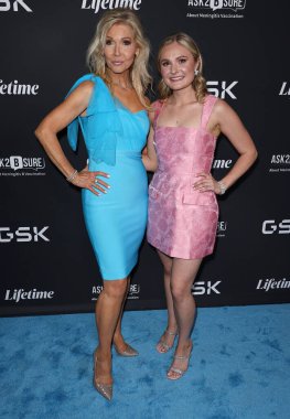 Debra Stipe ve Sarah Borne, 20 Mayıs 2025 'te Hollywood, Los Angeles, Kaliforniya, ABD' de düzenlenen 'Pretty Hurts' ve 'GSK Ask2Bsure Sağlık Muhabbeti Aster' e geldiler..