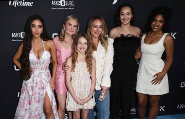 Haley Gosserand, Sarah Borne, Ryan Ava Erhard Rosenberg, Haylie Duff, Cyane Gan ve Kaci Barker, 20 Mayıs 2025 'te ABD' nin Los Angeles şehrinde düzenlenen 