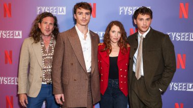 Amerikalı senarist, yönetmen ve aktör Ian Brennan, Amerikalı aktör Nicholas Alexander Chavez, Amerikalı oyuncu Ari Graynor ve Amerikalı aktör Cooper Koch Netflix FYSEE LA 'ya geldiler.