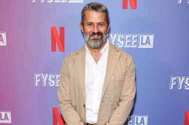 Prodüksiyon tasarımcısı Matthew Flood Ferguson 20 Mayıs 2025 'te Netflix FYSEE LA -' Canavarlar: The Lyle And Erik Menendez Story 'ATAS (Televizyon Sanatları ve Bilimleri Akademisi) Emmy FYC' ye (Sizin Düşünceleriniz İçin) geldi.