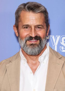 Prodüksiyon tasarımcısı Matthew Flood Ferguson 20 Mayıs 2025 'te Netflix FYSEE LA -' Canavarlar: The Lyle And Erik Menendez Story 'ATAS (Televizyon Sanatları ve Bilimleri Akademisi) Emmy FYC' ye (Sizin Düşünceleriniz İçin) geldi.