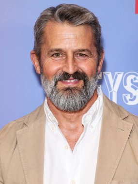 Prodüksiyon tasarımcısı Matthew Flood Ferguson 20 Mayıs 2025 'te Netflix FYSEE LA -' Canavarlar: The Lyle And Erik Menendez Story 'ATAS (Televizyon Sanatları ve Bilimleri Akademisi) Emmy FYC' ye (Sizin Düşünceleriniz İçin) geldi.