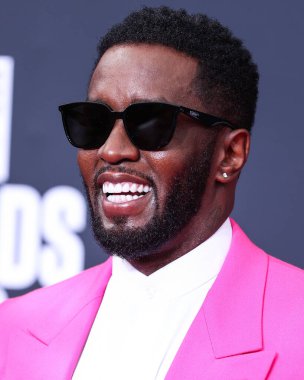 Sean 'Diddy' Combs 'un duruşması 9' uncu gün Cassie Ventura son gün savunma avukatlarıyla görüşüyor. LOS ANGELES, CALIFORNIA, ABD - 26 Haziran: Amerikalı rapçi, müzik yapımcısı ve kayıt yöneticisi Diddy