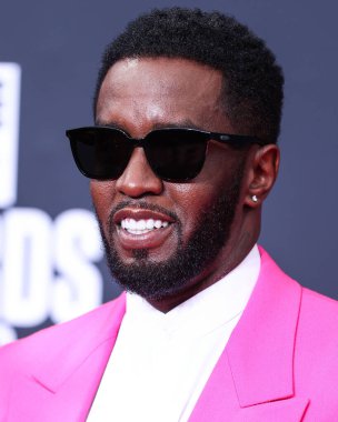 Sean 'Diddy' Combs 'un duruşması 9' uncu gün Cassie Ventura son gün savunma avukatlarıyla görüşüyor. LOS ANGELES, CALIFORNIA, ABD - 26 Haziran: Amerikalı rapçi, müzik yapımcısı ve kayıt yöneticisi Diddy