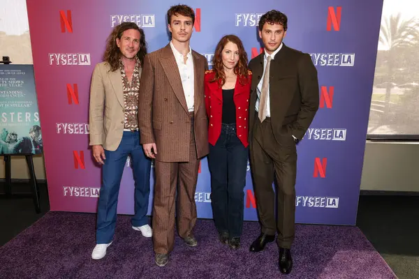 Amerikalı senarist, yönetmen ve aktör Ian Brennan, Amerikalı aktör Nicholas Alexander Chavez, Amerikalı oyuncu Ari Graynor ve Amerikalı aktör Cooper Koch Netflix FYSEE LA 'ya geldiler.