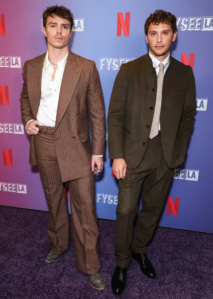 Amerikalı aktörler Nicholas Alexander Chavez ve Cooper Koch Netflix FYSEE LA 'ya -' Canavarlar: The Lyle and Erik Menendez Story 'ATAS (Televizyon Sanatları ve Bilimleri Akademisi) Emmy FYC (Sizin Düşünceleriniz İçin) 20 Mayıs 2025' te ABD 'nin Los Angeles kentinde geldiler.