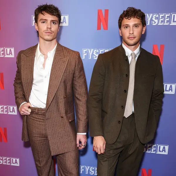 Amerikalı aktörler Nicholas Alexander Chavez ve Cooper Koch Netflix FYSEE LA 'ya -' Canavarlar: The Lyle and Erik Menendez Story 'ATAS (Televizyon Sanatları ve Bilimleri Akademisi) Emmy FYC (Sizin Düşünceleriniz İçin) 20 Mayıs 2025' te ABD 'nin Los Angeles kentinde geldiler.