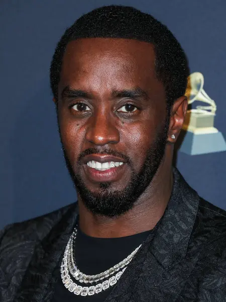 Sean 'Diddy' Combs 'un duruşması 9' uncu gün Cassie Ventura son gün savunma avukatlarıyla görüşüyor. BEVERLY HILLS, LOS ANGELES, CALIFORNIA, ABD - 25 HAZİRAN: Amerikalı rapçi, plak yapımcısı ve kayıt yöneticisi Diddy 