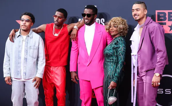 Sean 'Diddy' Combs 'un duruşması 9' uncu gün Cassie Ventura son gün savunma avukatlarıyla görüşüyor. LOS ANGELES, CALIFORNIA, ABD - 26 Haziran: Justin Dior Combs, Christian Combs, Amerikalı rapçi, müzik yapımcısı ve müzik yapımcısı Diddy