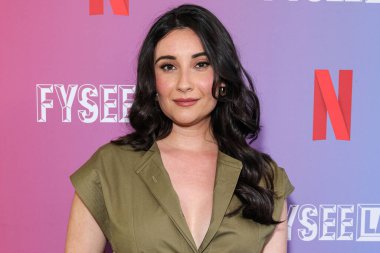Amerikalı aktris Lilah Richcreek Estrada, Netflix FYSEE LA - 'A Man On The Inside' Sezon 1 ATAS (Televizyon Sanatları ve Bilimleri Akademisi) Emmy FYC 'ye (Sizin Düşünceleriniz İçin) 21 Mayıs 2025' te ABD 'nin Los Angeles kentindeki Louis B. Mayer Memorial Theater' a geldi. 