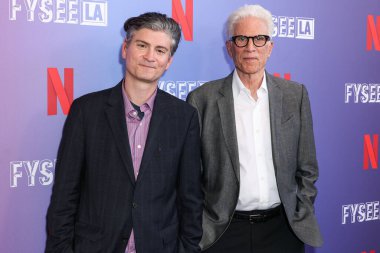Amerikalı televizyon yazarı, yapımcısı, yönetmeni ve aktör Michael Schur ve Amerikalı aktör ve okyanus savunucusu Ted Danson Netflix FYSEE LA - 'A Man On The Inside' Sezon 1, ATAS 21 Mayıs 2025, Los Angeles, ABD 