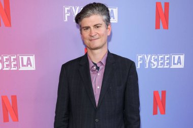 Amerikalı televizyon yazarı, yapımcısı, yönetmeni ve aktör Michael Schur Netflix FYSEE LA 'ya -' A Man On the Inside 'Sezon 1 ATAS (Academy of Television Arts and Sciences) Emmy FYC (For Your Consideration) 21 Mayıs 2025' te ABD 'nin Los Angeles kentinde geldi. 
