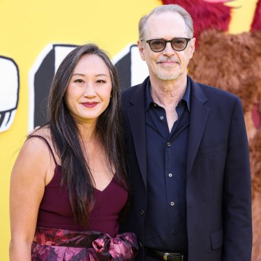 Karen Ho ve erkek arkadaşı Steve Buscemi Netflix 'in' Big Mouth 'un Los Angeles Premiere of Netflix' in 8. Sezon - The Final Season 'u 22 Mayıs 2025' te Hollywood 'da Hollywood, Los Angeles, Kaliforniya' da düzenlendi..