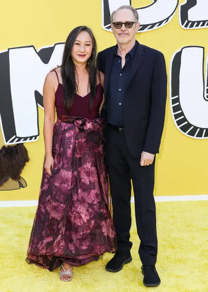 Karen Ho ve erkek arkadaşı Steve Buscemi Netflix 'in' Big Mouth 'un Los Angeles Premiere of Netflix' in 8. Sezon - The Final Season 'u 22 Mayıs 2025' te Hollywood 'da Hollywood, Los Angeles, Kaliforniya' da düzenlendi..