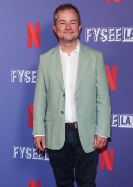 Amerikalı yazar, aktör, yapımcı ve yönetmen Paul William Davies Netflix FYSEE LA 'ya geldi -' The Residence 'Sezon 1, ATAS Resmi Emmy FYC Etkinliği Hollywood Legion Theater, Los Angeles, Kaliforniya, ABD.