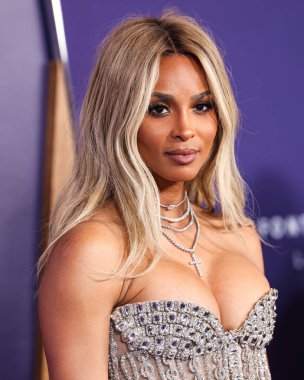 Bronx ve Banco elbisesi giyen Ciara Prensesi Wilson, 26 Mayıs 2025 'te Las Vegas, Las Vegas' ta düzenlenen 2025 Amerikan Müzik Ödülleri 'ne geldi..        