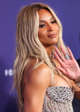 Bronx ve Banco elbisesi giyen Ciara Prensesi Wilson, 26 Mayıs 2025 'te Las Vegas, Las Vegas' ta düzenlenen 2025 Amerikan Müzik Ödülleri 'ne geldi..        