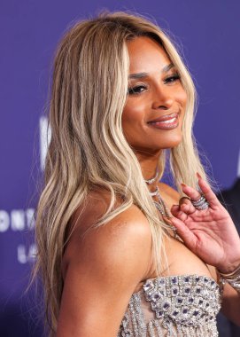 Bronx ve Banco elbisesi giyen Ciara Prensesi Wilson, 26 Mayıs 2025 'te Las Vegas, Las Vegas' ta düzenlenen 2025 Amerikan Müzik Ödülleri 'ne geldi..        