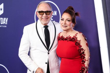 Emilio Estefan ve eşi Gloria Estefan, 26 Mayıs 2025 'te Las Vegas, Las Vegas' ta düzenlenen 2025 Amerikan Müzik Ödülleri 'ne geldiler..