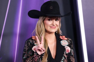 Rahul Mishra 'yı giyen Lainey Wilson, 26 Mayıs 2025' te Las Vegas Fontainebleau 'da düzenlenen 2025 Amerikan Müzik Ödülleri' ne ulaştı..         