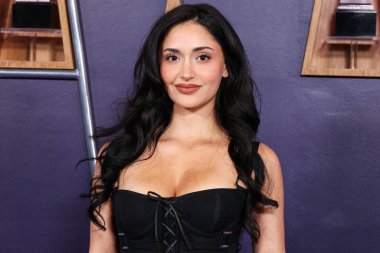 Leah Kateb, 26 Mayıs 2025 'te ABD' nin Nevada eyaletinin Las Vegas şehrinde düzenlenen Fontainebleau Las Vegas 'ta düzenlenen 2025 Amerikan Müzik Ödülleri' ne ulaştı..