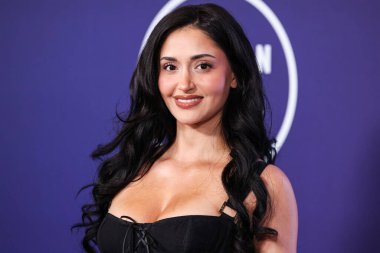 Leah Kateb, 26 Mayıs 2025 'te ABD' nin Nevada eyaletinin Las Vegas şehrinde düzenlenen Fontainebleau Las Vegas 'ta düzenlenen 2025 Amerikan Müzik Ödülleri' ne ulaştı..