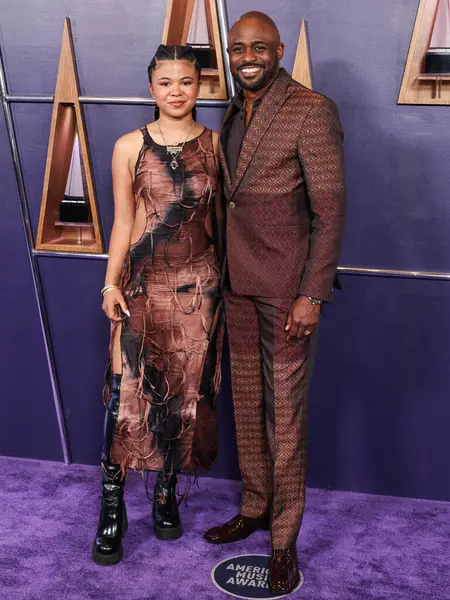 Maile Masako Brady ve babası Wayne Brady, 26 Mayıs 2025 'te Las Vegas, Las Vegas' ta düzenlenen 2025 Amerikan Müzik Ödülleri 'ne geldiler..