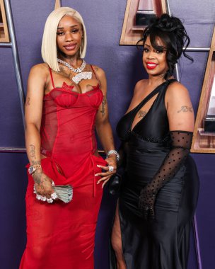 Seksi Red ve annesi Andrea Jenkins, 26 Mayıs 2025 'te Las Vegas, Las Vegas' ta düzenlenen 2025 Amerikan Müzik Ödülleri 'ne geldiler..