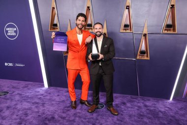 Dan + Shay 'den Dan Smyers ve Shay Mooney, Favori Country İkili veya Grup ödülünü kazananlar, 26 Mayıs 2025' te Las Vegas, Las Vegas 'ta düzenlenen 2025 Amerikan Müzik Ödüllerinde poz verdiler..        