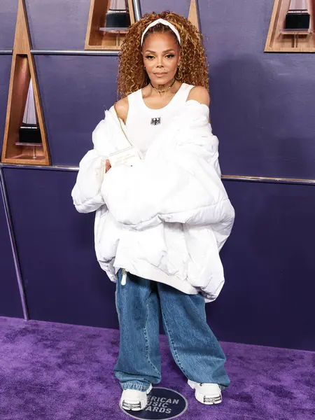 Simge Ödülü sahibi Janet Jackson, 26 Mayıs 2025 'te Las Vegas, Las Vegas' ta düzenlenen 2025 Amerikan Müzik Ödülleri 'nde poz verdi.. 