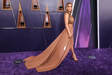Jennifer Lopez (J.Lo), 26 Mayıs 2025 tarihinde Las Vegas, Nevada, ABD 'de düzenlenen Fontainebleau Las Vegas' ta düzenlenen 2025 Amerikan Müzik Ödüllerinde savunma pozu verdi..