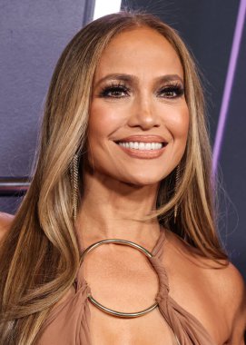 Jennifer Lopez (J.Lo), 26 Mayıs 2025 tarihinde Las Vegas, Nevada, ABD 'de düzenlenen Fontainebleau Las Vegas' ta düzenlenen 2025 Amerikan Müzik Ödüllerinde savunma pozu verdi..