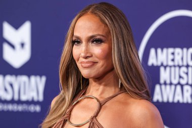 Jennifer Lopez (J.Lo), 26 Mayıs 2025 tarihinde Las Vegas, Nevada, ABD 'de düzenlenen Fontainebleau Las Vegas' ta düzenlenen 2025 Amerikan Müzik Ödüllerinde savunma pozu verdi..