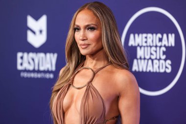Jennifer Lopez (J.Lo), 26 Mayıs 2025 tarihinde Las Vegas, Nevada, ABD 'de düzenlenen Fontainebleau Las Vegas' ta düzenlenen 2025 Amerikan Müzik Ödüllerinde savunma pozu verdi..