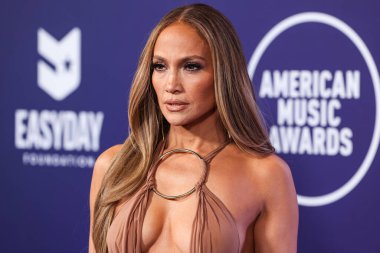 Jennifer Lopez (J.Lo), 26 Mayıs 2025 tarihinde Las Vegas, Nevada, ABD 'de düzenlenen Fontainebleau Las Vegas' ta düzenlenen 2025 Amerikan Müzik Ödüllerinde savunma pozu verdi..