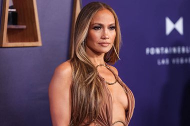 Jennifer Lopez (J.Lo), 26 Mayıs 2025 tarihinde Las Vegas, Nevada, ABD 'de düzenlenen Fontainebleau Las Vegas' ta düzenlenen 2025 Amerikan Müzik Ödüllerinde savunma pozu verdi..