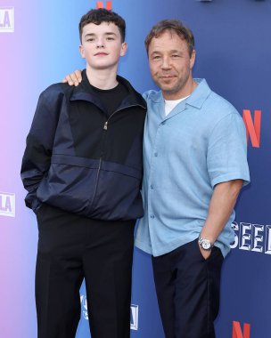 İngiliz aktör Owen Cooper ve İngiliz aktör ve yapımcı Stephen Graham Netflix FYSEE LA - 'Adolescence' Sezon 1 ATAS (Televizyon Sanatları ve Bilimleri Akademisi) Emmy FYC 'ye geldiler.