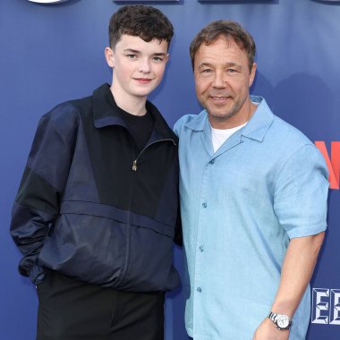 İngiliz aktör Owen Cooper ve İngiliz aktör ve yapımcı Stephen Graham Netflix FYSEE LA - 'Adolescence' Sezon 1 ATAS (Televizyon Sanatları ve Bilimleri Akademisi) Emmy FYC 'ye geldiler.