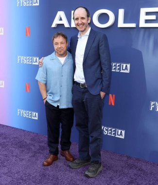 İngiliz aktör ve yapımcı Stephen Graham ve İngiliz oyun yazarı, televizyon yazarı, senarist ve yapımcı Jack Thorne Netflix FYSEE LA - 'Adolescence' Sezon 1 ATAS Emmy FYC Etkinliği Şaban Medya Merkezi Wolf Tiyatrosu 'nda gerçekleşti.   